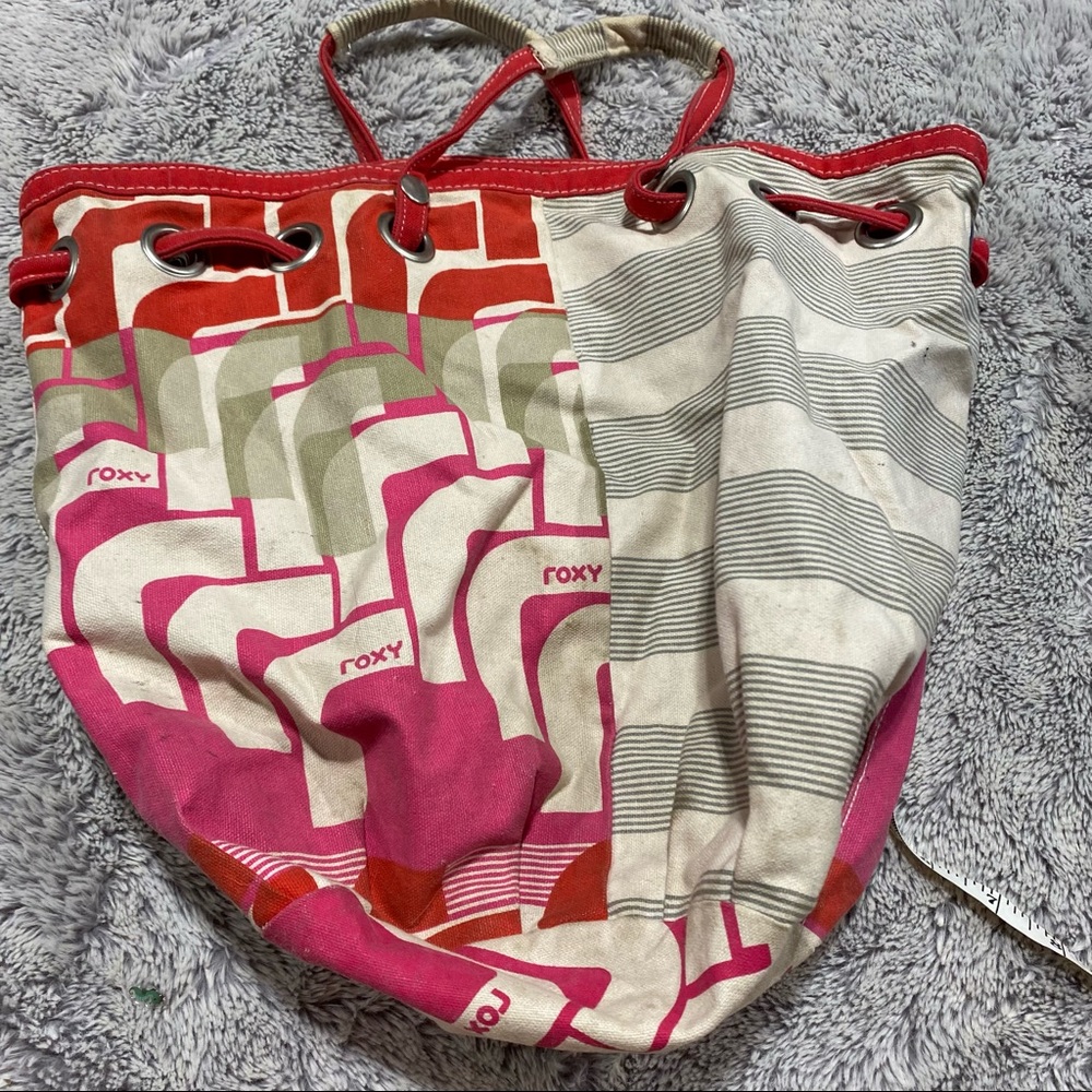 Roxy Bucket Hand Bag - Picture 4 of 6